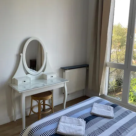 De La Croix Villa Nanterre